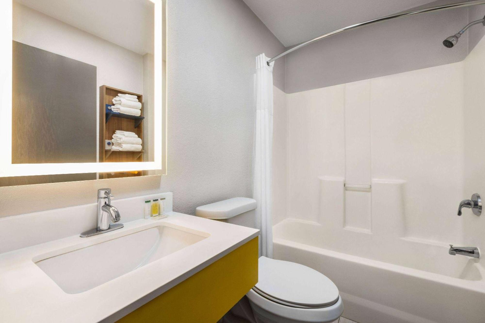 Microtel Inn & Suites By Wyndham New Ulm Buitenkant foto